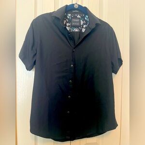 Men’s black button down short short sleeve size Small